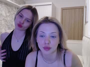 couple Masturbate 2gether with alice_nika