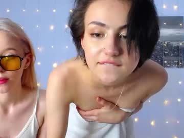 couple Masturbate 2gether with kayla_bennet