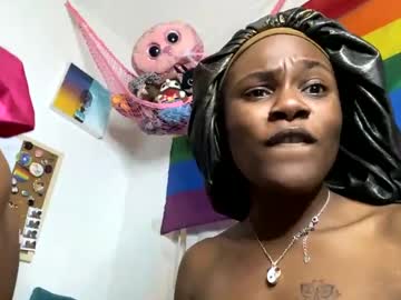 couple Masturbate 2gether with misshoneyd