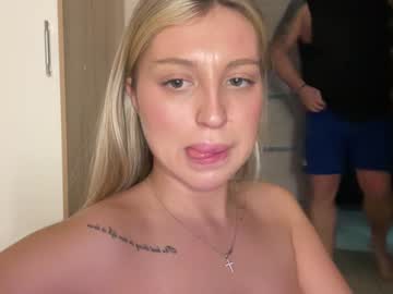 couple Masturbate 2gether with skyffi